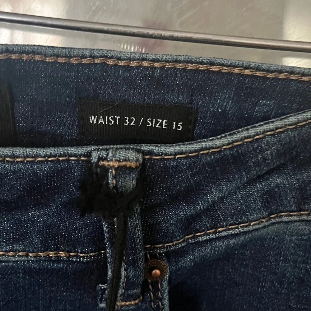 NWT Risen Dark Blue mid rise Flare Jeans Sz 32